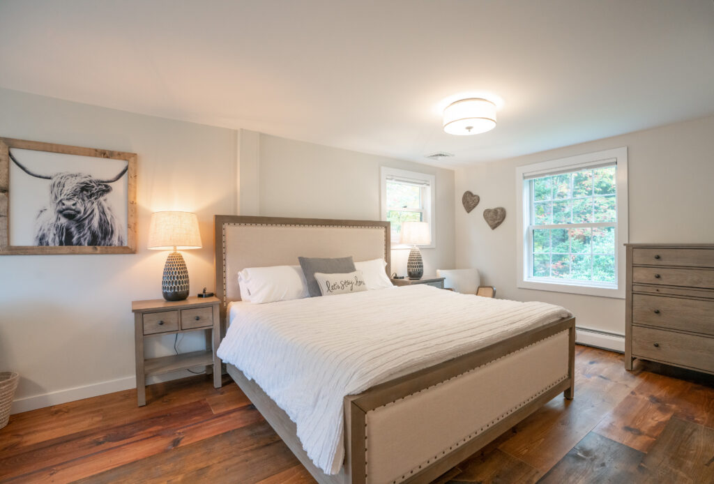 Gigantic bedroom with amazing views, seating area and king sized bed